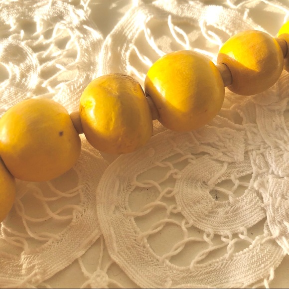 Vintage Yellow Wood Bead Necklace - Picture 7 of 7